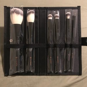 **SOLD** Crown Pro Brush Set